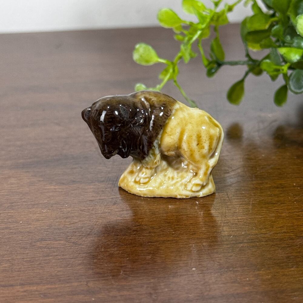 Wade Bison Buffalo Red Rose Tea Figurine Made in England Mini 1.25"
